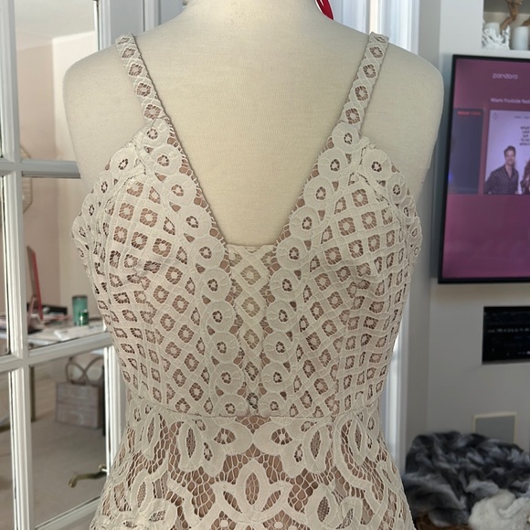 BCBG DRESS - Picture 2 of 9